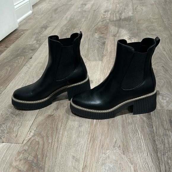 Brand new dolce vita heeled chelsea boots - Picture 3 of 5